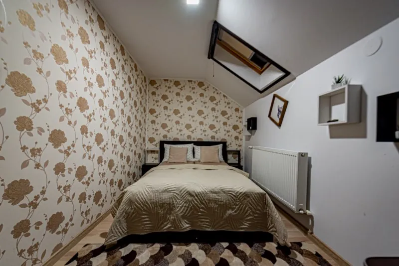 Room 2 – double bed