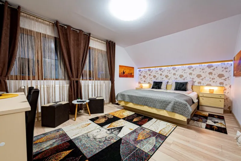 Room 4 – double bed